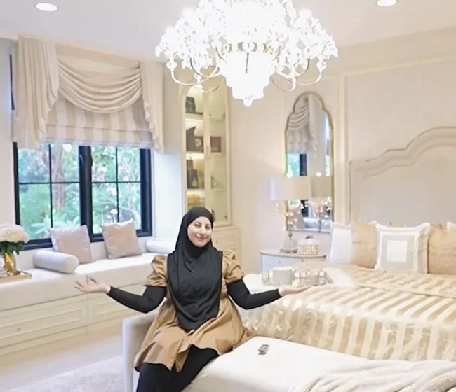 7 foto kamar di rumah Tasyi Athasyia, desainnya mewah banget! [titlebase] – Intip Detail Desain Mewahnya