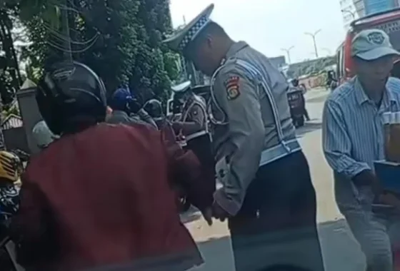 Aksi Pemotor Ngamuk di Ciamis Viral, Berakhir Damai Lewat Mediasi Polisi – beritatrans.com