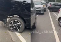 Ban Mobil Kempis Massal di Monas Viral, Pengunjung Merasa Dijebak Jukir Liar – GridOto.com