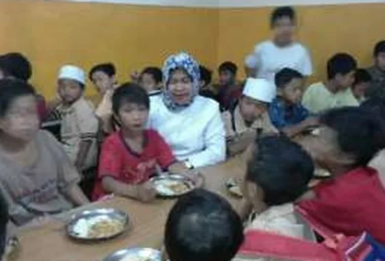 Bocah Pemulung Viral di Cakung Akhirnya Dipertemukan Kembali dengan Ibu di Sumedang