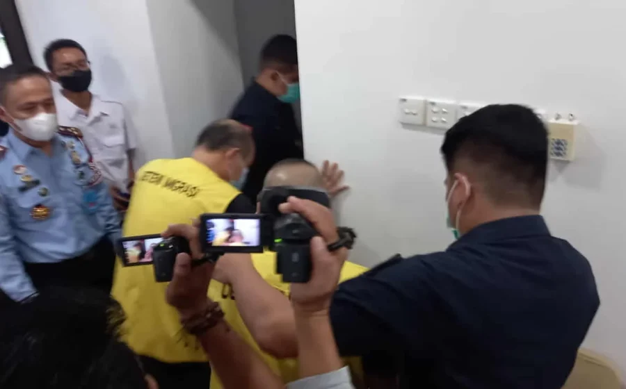 Buntut Berita Viral Media Singapura, Petugas Imigrasi Batam Ditahan karena Pungli WNA – Kompas.com