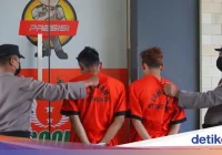 Detik-detik penangkapan dua terduga pelaku mutilasi pegawai ayam geprek [titlebase] – Simak Kronologi Lengkap