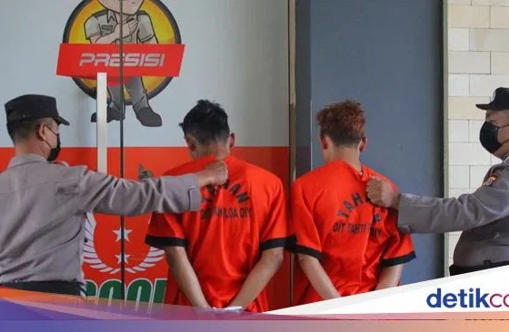 Detik-detik penangkapan dua terduga pelaku mutilasi pegawai ayam geprek [titlebase] – Simak Kronologi Lengkap