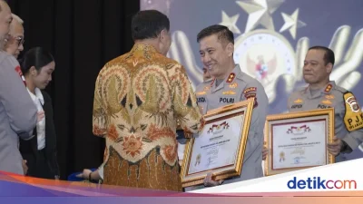 Gemilang! Polres Luwu Raih Terbaik Umum Berita Viral Positif, Kapolda Sulsel Serahkan Langsung Penghargaan – koranseruya.com