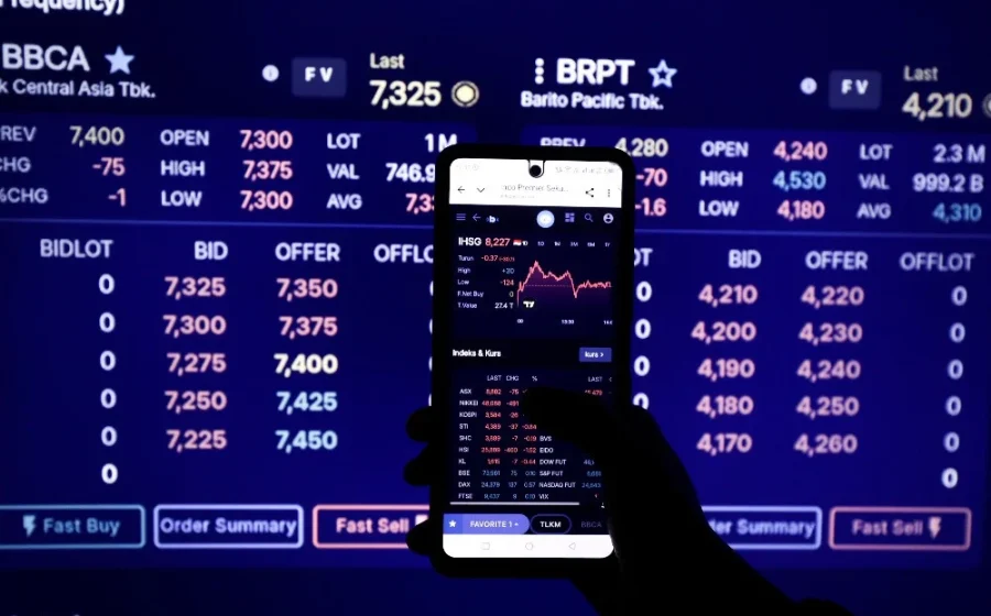 Indeks Bisnis-27 Hari Ini (13/3) Dibuka Menguat, Saham ADMR, BBCA, dan AMRT Memimpin