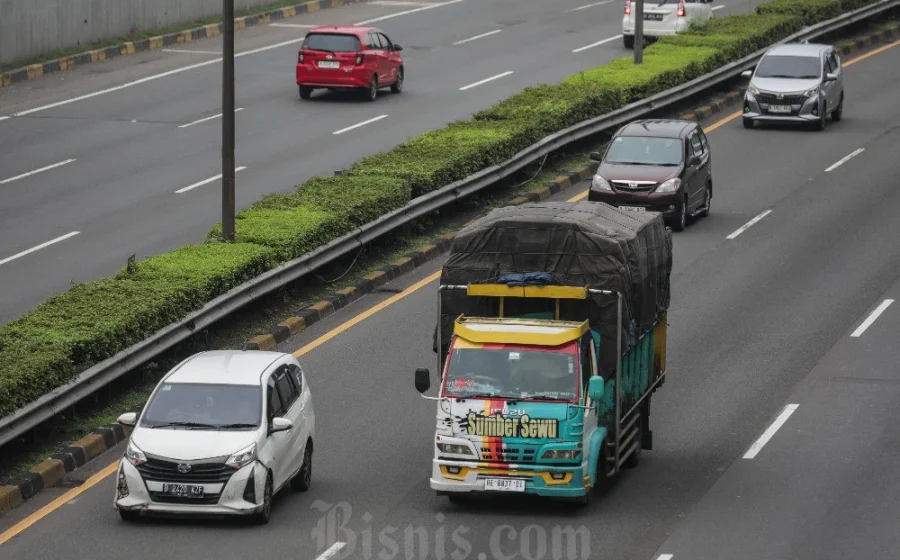 Kemenhub sanksi 124 perusahaan truk yang langgar aturan pembatasan arus mudik [titlebase] – Pemerintah Tegas Atur Lalu Lintas Mudik