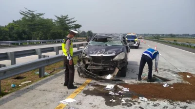 Korban kecelakaan Tol Solo-Ngawi, alami luka di kepala, meninggal dalam perjalanan ke RSUD Sragen [titlebase] – Tragedi yang Mengguncang Pengendara
