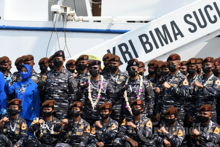 KRI Bima Suci kembali berlayar, bawa 52 kadet dari 24 negara sahabat [titlebase] – Mempererat Kerjasama Militer Regional