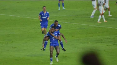 Persib Bandung Tantang Borneo FC Tanpa Thom Haye, Bojan Hodak Tekankan Fokus Tanpa Tekanan