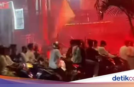 Polsek Pesanggrahan Tindak Lanjuti Berita Viral Konvoi Remaja Bawa Bendera dan Kembang Api, 17 Orang Diamankan – Kicaunews