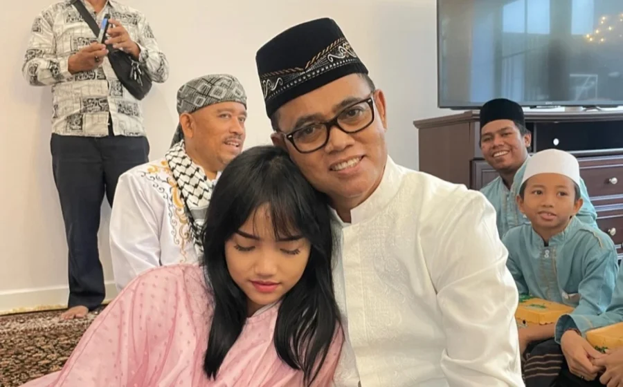 Risih Fuji dijodoh-jodohkan dengan Arap, Haji Faisal: Kenapa anak saya dilebih-lebihkan banget [titlebase] – Kontroversi Terbaru