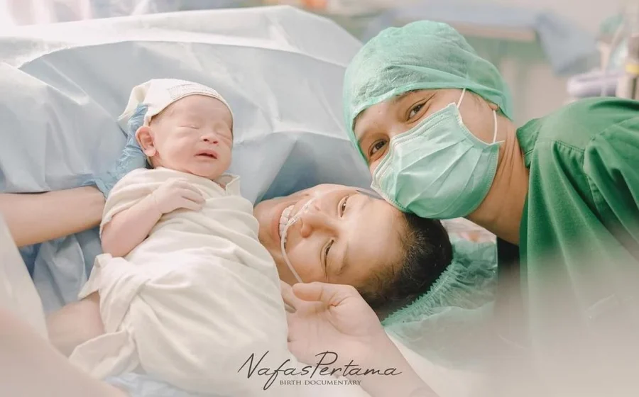 Selebgram Ansellma Putri melahirkan anak pertama laki-laki [titlebase] – Kebahagiaan yang Mengguncang Media Sosial