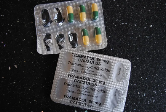 Sikap Tegas TNI AU Tanggapi Video Viral Dugaan Transaksi Tramadol di Seberang Markas Satrekon – tvOneNews: Respon Militer terhadap Isu Narkotika