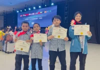 Tiga siswa SMAMX harumkan Indonesia di Singapura, ini kisahnya [titlebase] – Prestasi Gemilang di Kancah Internasional