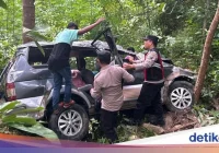 Tragedi Mengguncang: Mobil rombongan pengantin masuk jurang di Layang Lekat Bengkulu Tengah, korban tewas jadi 3 orang [titlebase]