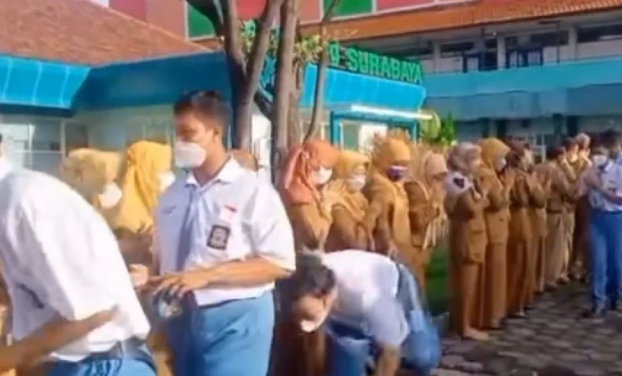 Video Wanita Tanpa Busana saat Acara Halal Bihalal di Kabupaten Batang Viral, Diduga Punya Kondisi Psikologis – tvonenews.com
