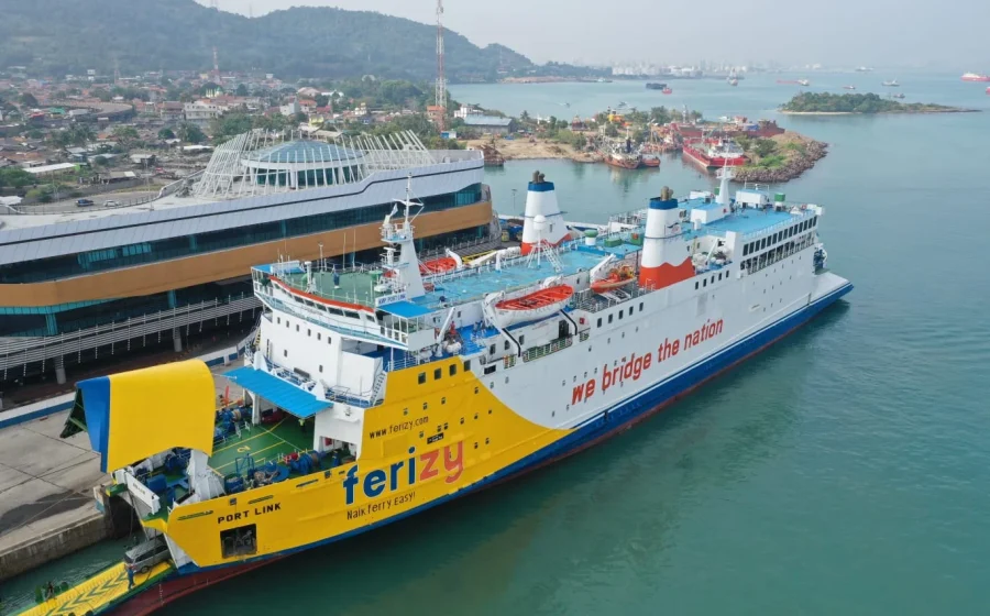 Viral Bapak Rela Terjepit Kapal Saat Arus Mudik Demi Selamatkan Istri dan Anak, Ini Kronologi Kejadian – Priangan Timur News – Priangan Timur News