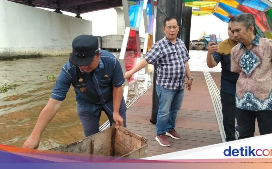 Viral di Medsos, Petugas Buang Sampah ke Sungai Picu Kecaman – Berita Borneo: Fakta Lengkap dan Reaksi Publik