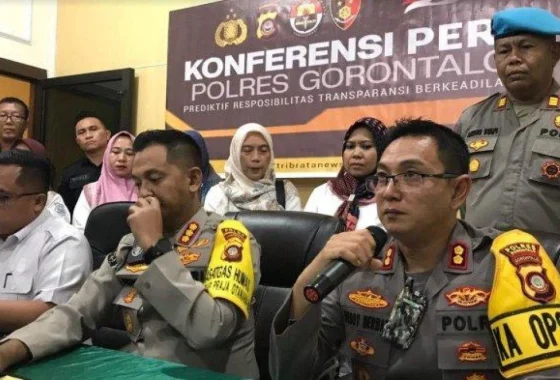 Viral! Guru di Depok Terseret Kasus Brosur Seks – Berita Borneo: Fakta Lengkap dan Reaksi Publik