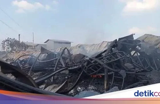 Viral Kebakaran Pabrik Plastik Gunung Putri Bogor Padam Usai 7 Jam, 10 Unit Damkar Dikerahkan – Sapos – Samarinda Pos