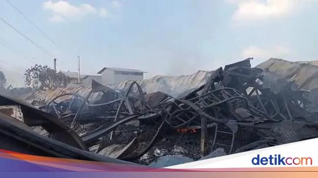Viral Kebakaran Pabrik Plastik Gunung Putri Bogor Padam Usai 7 Jam, 10 Unit Damkar Dikerahkan – Sapos – Samarinda Pos