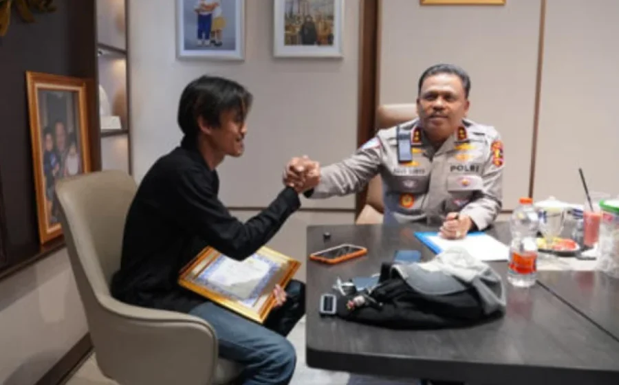 Viral Konvoi Truk Dikawal Oknum TNI Dihalau Polisi di Tol Japek – detikcom: Detail Kronologi dan Tanggapan