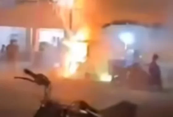 Viral Lapak Kembang Api Terbakar di Jombang, Petasan Meledak Beruntun di Jalan Raya – iNews.ID: Kronologi Lengkap dan Tindakan Pemerintah