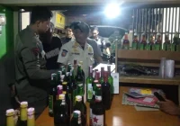 Viral Miras di Meja Tamu Momen Lebaran, Satpol PP Banjarnegara Sita 44 Botol – Berita Bersatu: Penyelidikan Lengkap