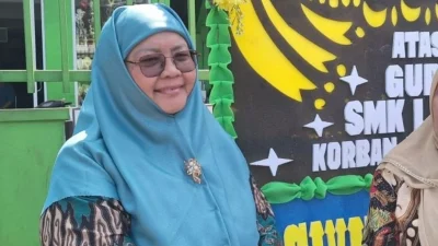 Viral Oknum Guru MTs di Depok Tawarkan Jasa Seksual, Disdik Turun Tangan – iNews.ID
