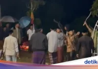 Viral Orkes Dangdut Saat Halalbihalal di Demak Ricuh, 2 Bocah Kena Lemparan Batu – detikcom: Kronologi dan Dampaknya