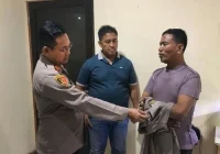 Viral! Pria Ngaku Buruh Minta THR ke Pedagang, Tantang Panggil Polisi – MPN Indonesia
