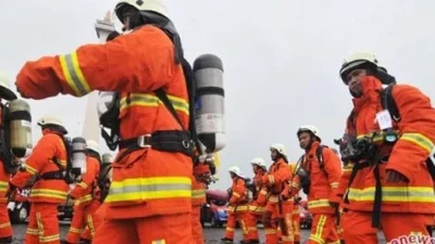 Viral Video Petugas Damkar Samarinda Tangani Orang Kesurupan saat Lebaran – detikcom Jadi Sorotan Nasional