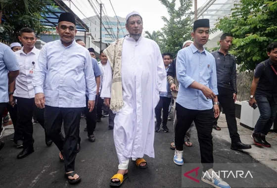 Wapres Gibran Kunjungi Habib Ali Alhabsyi di Kwitang, Sambut Ramadan dengan Silaturahmi dan Bagi Sembako