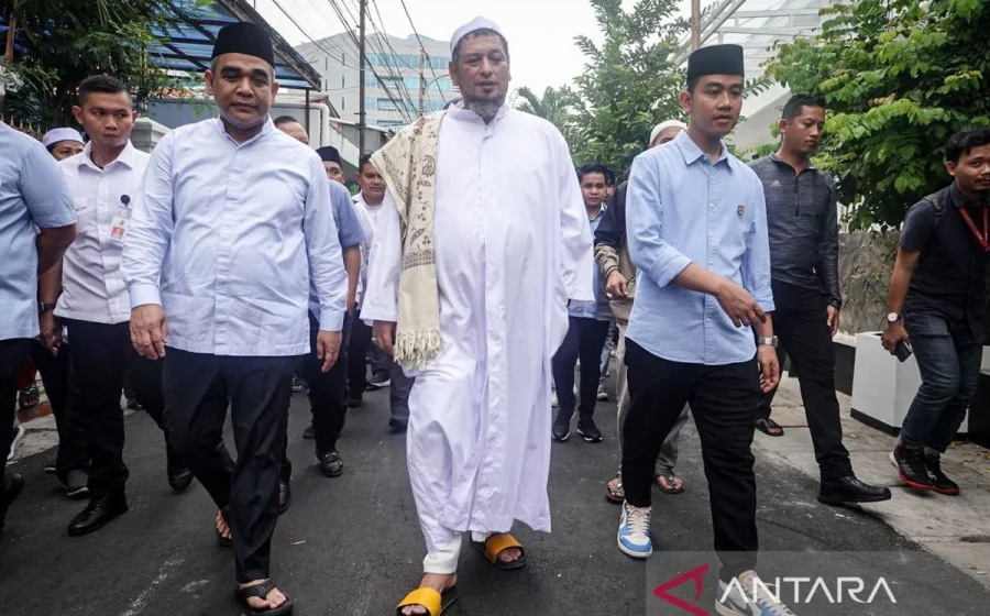 Wapres Gibran Kunjungi Habib Ali Alhabsyi di Kwitang, Sambut Ramadan dengan Silaturahmi dan Bagi Sembako