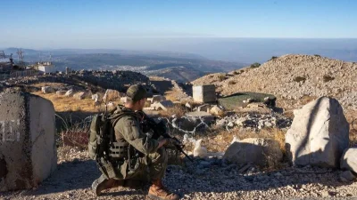 Warga sipil tewas dalam serangan rudal Hizbullah di Israel utara, kendaraan hangus dilalap api [titlebase] – Tragedi yang mengguncang wilayah