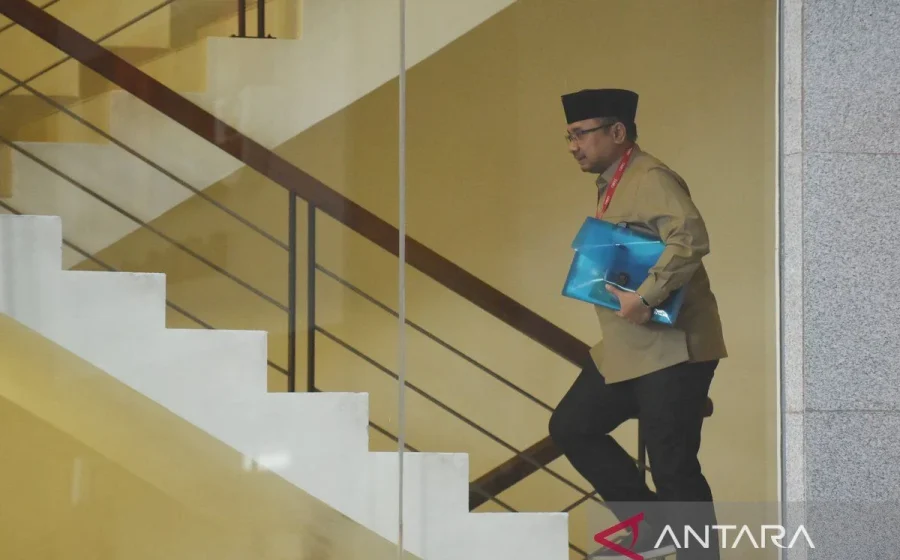 yaqut cholil qoumas tahanan rumah: Fakta Lengkap dan Dampak Terbaru