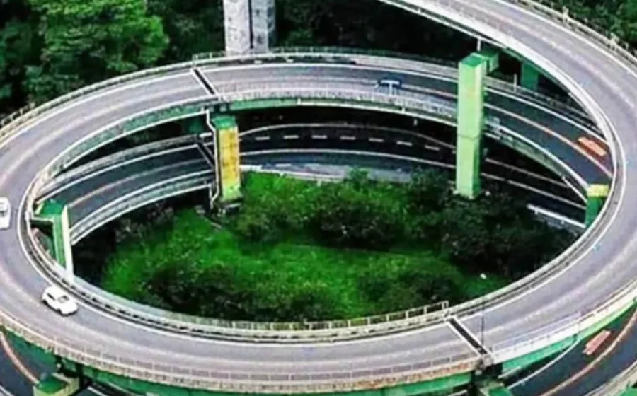 5 Alasan Sitinjau Lauik jadi Jalur Ikonik di Sumatera Barat, dari ‘Jalur Maut’ hingga Sering Viral di Medsos – Jawa Pos