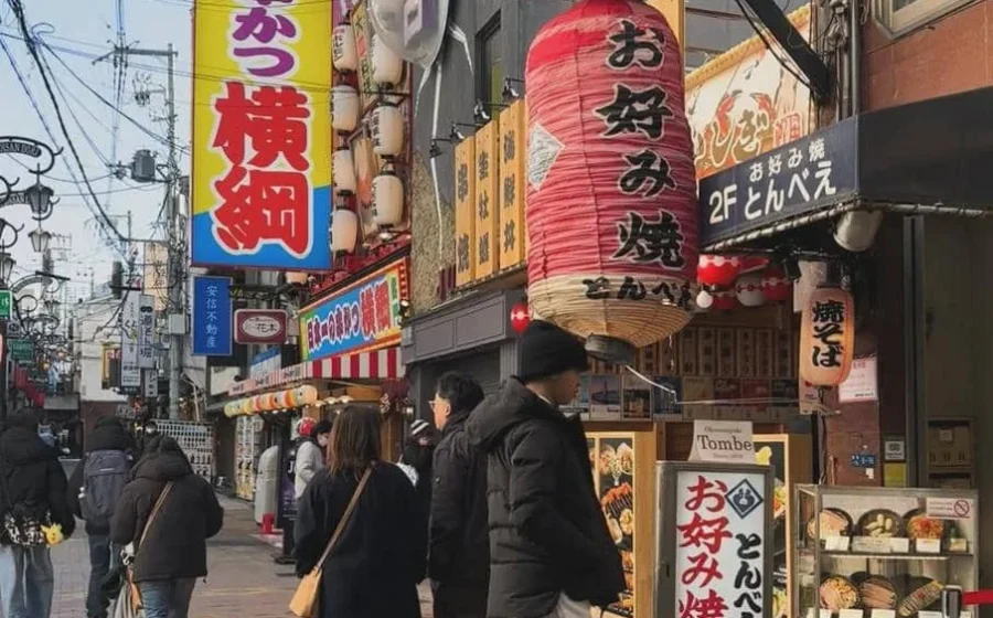 7 potret Bunga Zainal saat liburan di Belanda, happy! [titlebase] – Liburan Mewah di Negeri Kincir Angin