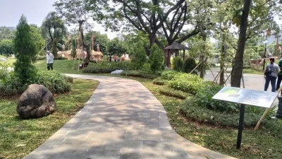 9 potret Erika Carlina dan Andrew di Taman Doa Kasih Mulia Sejati [titlebase] yang Memukau Hati Netizen