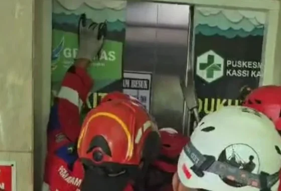 Aksi damkar evakuasi 10 penumpang MRT di Lebak Bulus terjebak dalam lift [titlebase] – Penyelamatan Cepat dan Tantangan Teknik