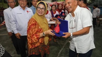 Apresiasi Zulhamdi untuk PMI Bukittinggi – IMBCNews: Penghargaan dan Dampaknya