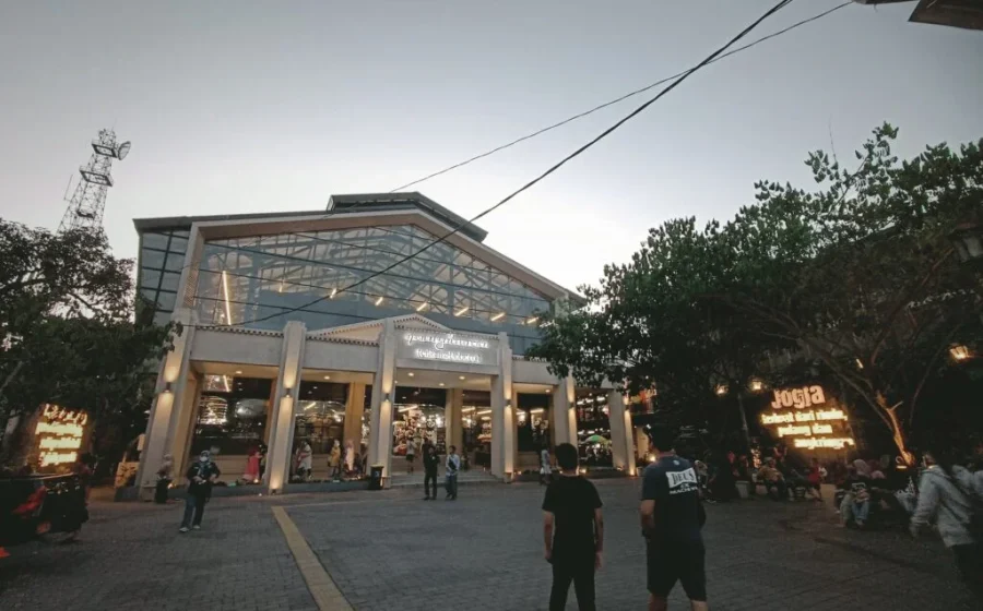 Awal Mula Insiden Ledakan di Teras Malioboro Yogyakarta, Bermula dari Dentuman Keras dari Bawah Lantai Warung [titlebase] – Fakta Lengkap dan Kronologi