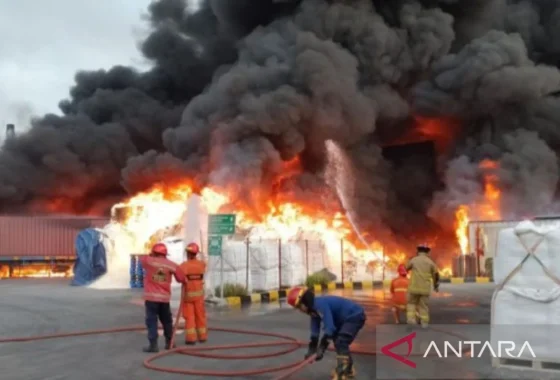 BPBD catat ada 19 rumah terdampak akibat kebakaran SPBE di Bekasi: Dampak dan Tindakan Penanggulangan
