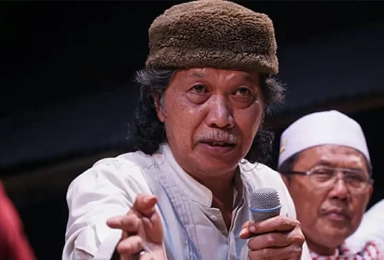 Cak Nun: Intelektual Sunyi di Era Viral (Bising) – redaksi.duta.co | Analisis Mendalam