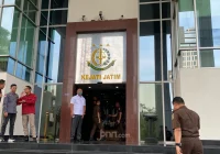 Diamankan Kejagung, Aspidum Kejati Jatim Langsung Dicopot [titlebase] – Penangkapan Mengejutkan Pejabat Tinggi