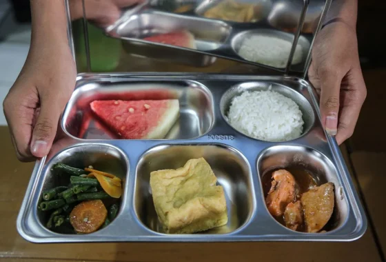 Diduga Makan Bergizi Gratis di Sukajaya, Viral Karna Distribusi Bermasalah – beritasatu.com