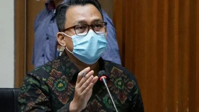 Diperiksa KPK, Pengusaha Rokok Haji Her Pamer Menginap di Hotel Mewah [titlebase] – Kontroversi dan Penyidikan Terbaru