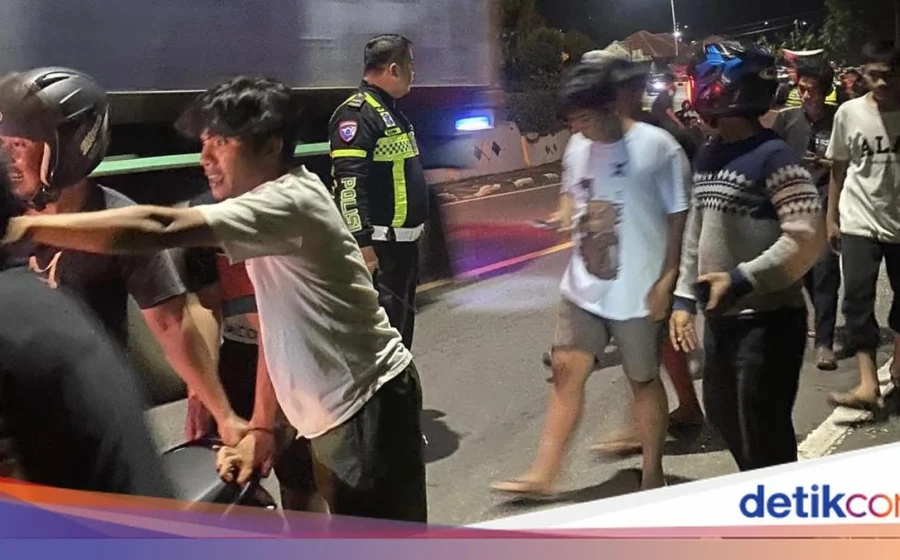 Dua Wanita di Parepare Berkelahi di Jalan Akibat Rebutan Pria – AsatuNews.co.id: Insiden Memanas di Jalan Raya