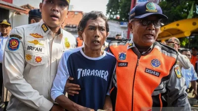 Duduk perkara warga lapor parkir liar dibalas foto AI, lurah Kalisari Jaktim dinonaktifkan [titlebase] – Kontroversi yang Memanas