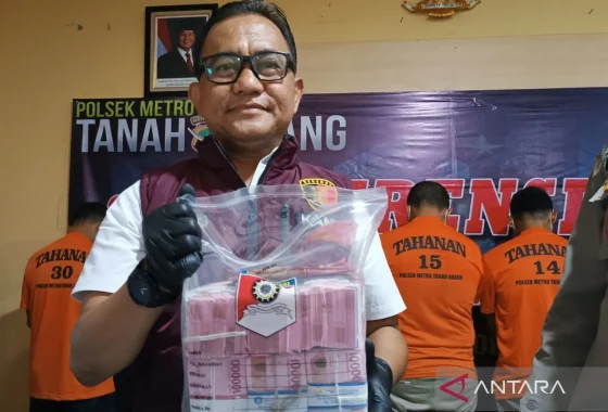 Dukun gadungan di Bogor cetak uang palsu pakai kertas karton [titlebase] – Skandal Cetak Uang Palsu Terbesar Tahun Ini